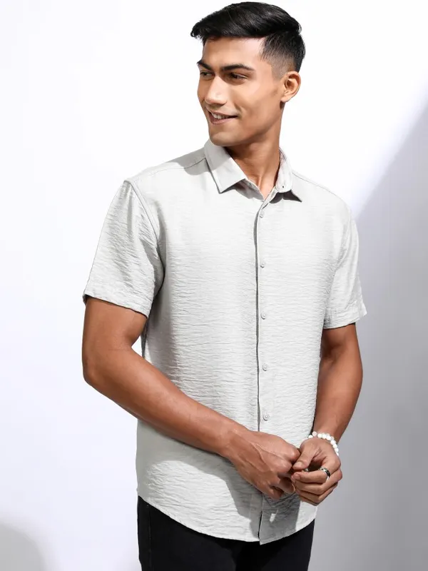 Locomotive Men Grey Textured Relaxed Fit Casual Shirt