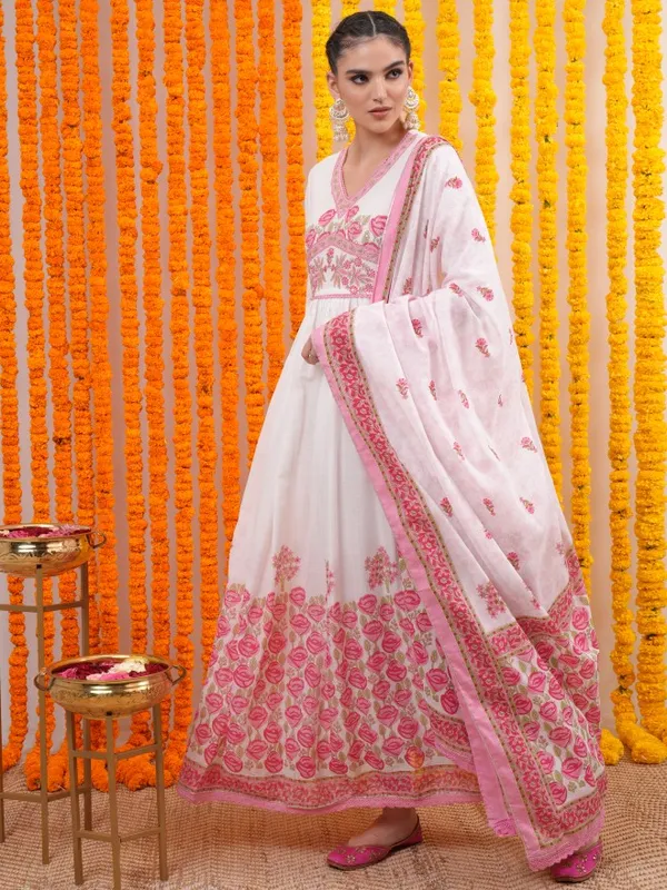 Vishudh women Pink Printed Maxi Dress