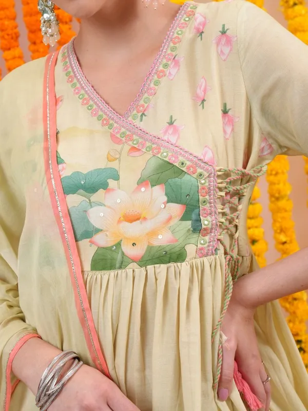 Vishudh Women Cream Printed Kurta With Trouser And Dupatta