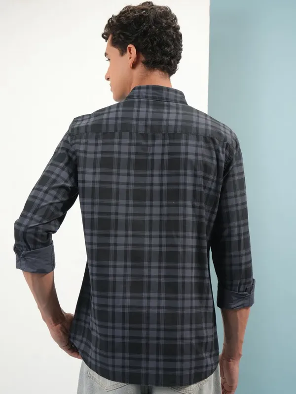  Highlander Men Blue Checked Slim Fit Casual Shirts