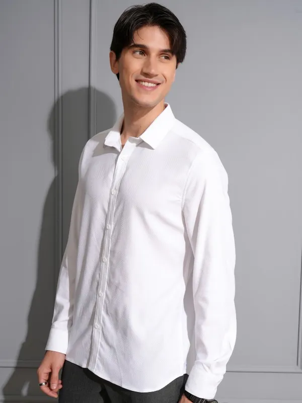 Locomotive Men White Textured Slim Fit Casual Shirt