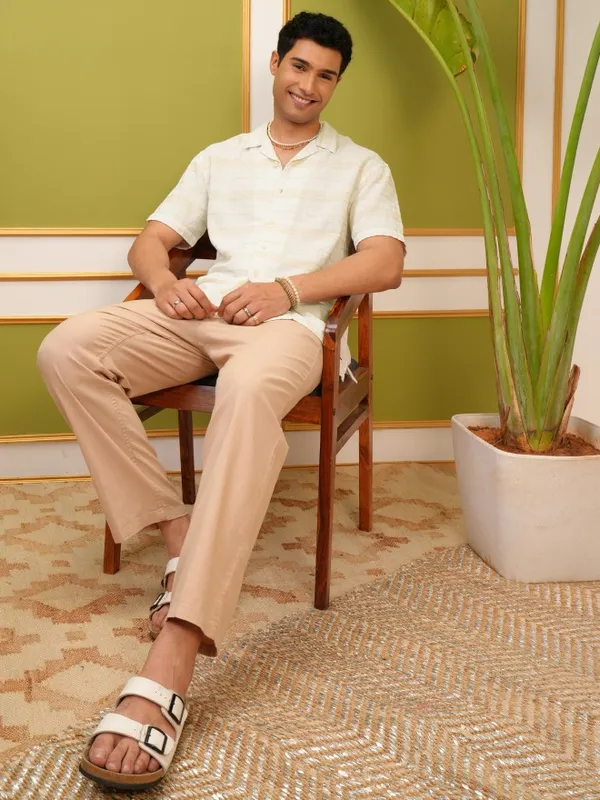 Men Relaxed Fit Casual Shirt