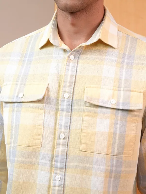  Locomotive Men Yellow Checked Regular Fit Casual Shirts