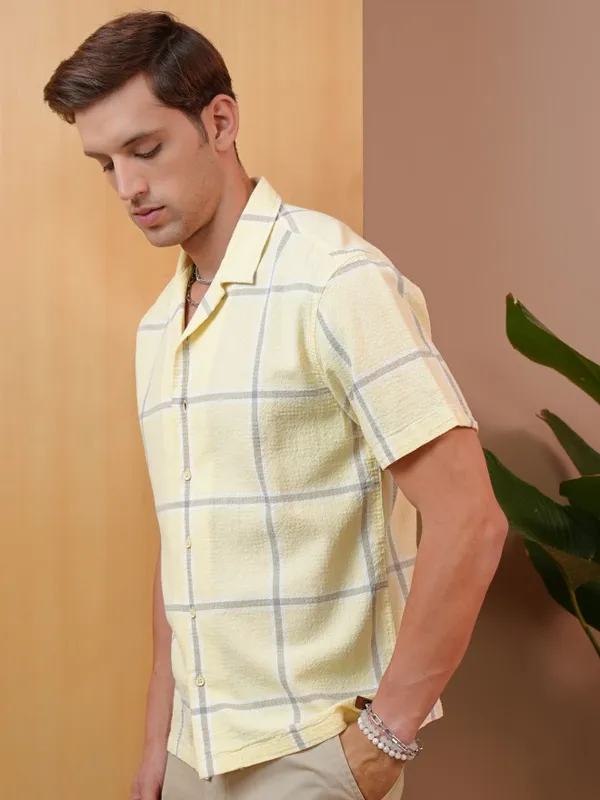  Locomotive Men Yellow Checked Regular Fit Casual Shirts