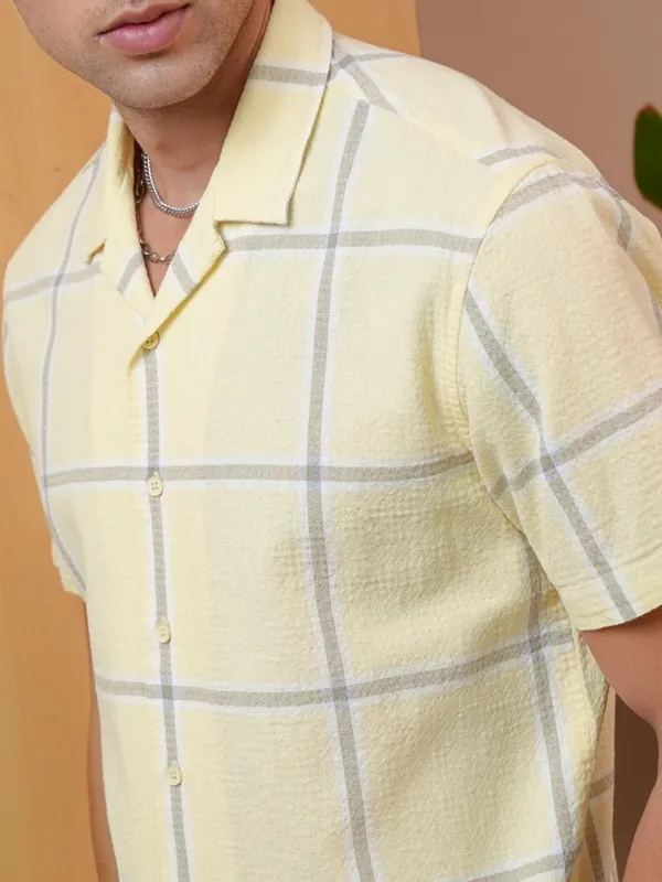  Locomotive Men Yellow Checked Regular Fit Casual Shirts