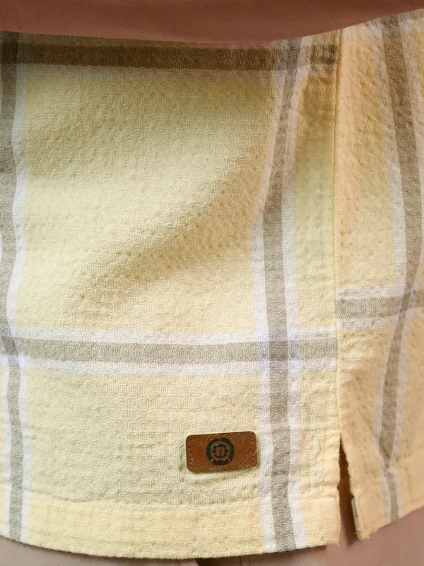  Locomotive Men Yellow Checked Regular Fit Casual Shirts