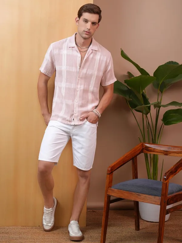  Locomotive Men Pink Checked Regular Fit Casual Shirts
