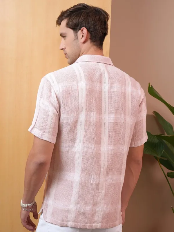  Locomotive Men Pink Checked Regular Fit Casual Shirts