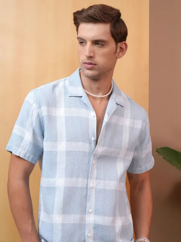  Locomotive Men Blue Checked Regular Fit Casual Shirts