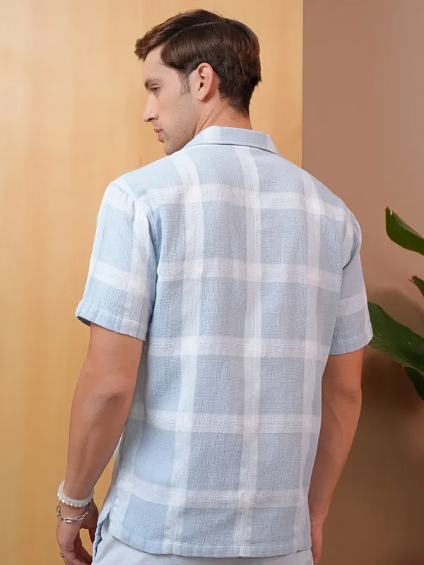  Locomotive Men Blue Checked Regular Fit Casual Shirts