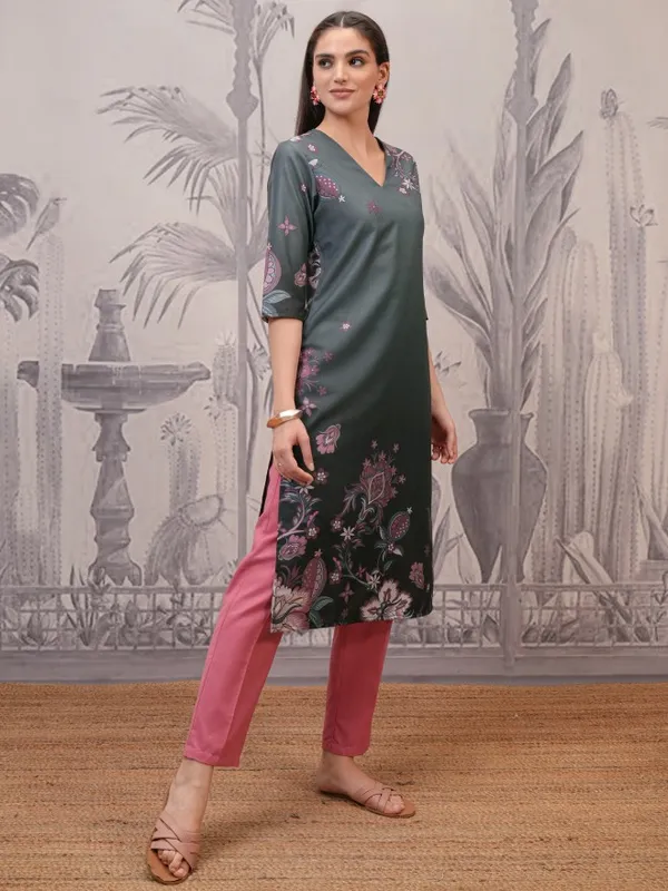  Vishudh Women Olive Printed Straight Kurtas