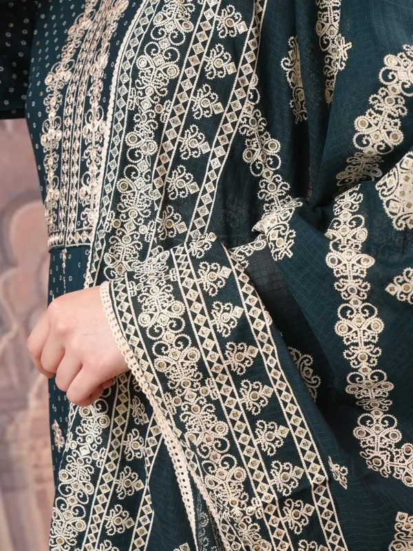 Women Kurta With Trousers & Dupatta