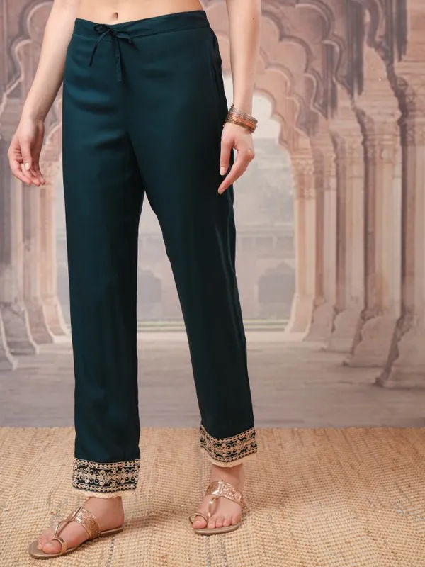 Vishudh Women Green Embroidered Kurta With Trousers And Dupatta