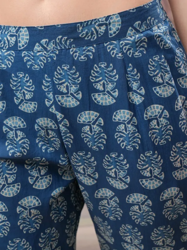 Women Kurta With Trousers & Dupatta