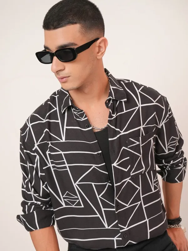  Ketch Men Black Printed Oversized Fit Casual Shirts
