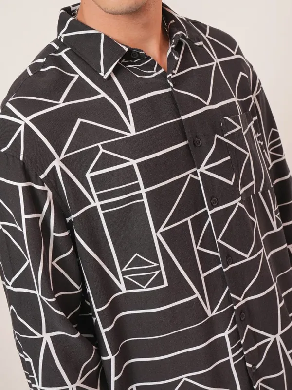  Ketch Men Black Printed Oversized Fit Casual Shirts