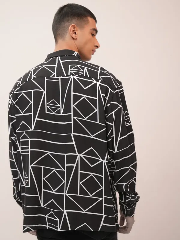  Ketch Men Black Printed Oversized Fit Casual Shirts