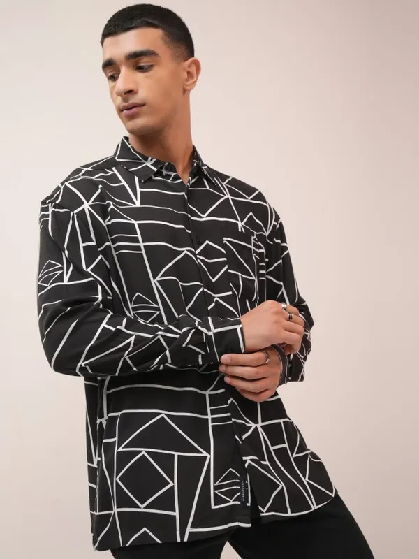  Ketch Men Black Printed Oversized Fit Casual Shirts