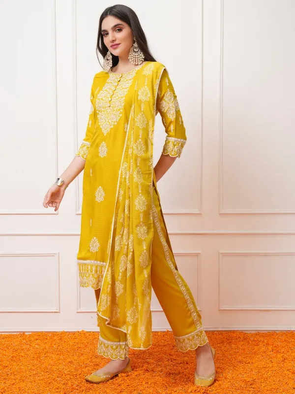 Vishudh Women Green Embroidered Kurta With Trousers And Dupatta