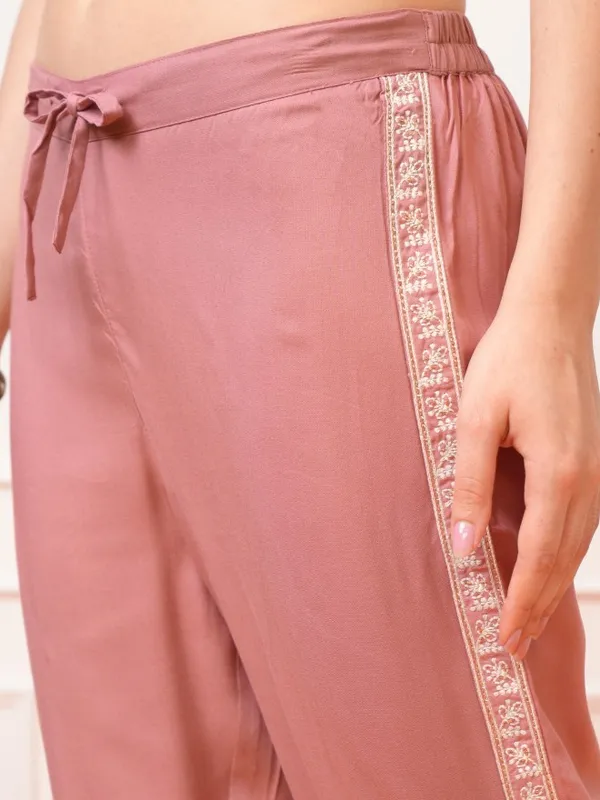 Women Kurta With Trousers & Dupatta