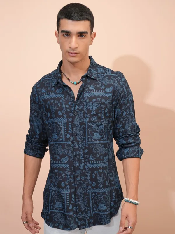  Highlander Men Navy Blue Printed Regular Fit Casual Shirts