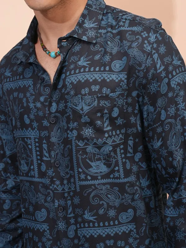  Highlander Men Navy Blue Printed Regular Fit Casual Shirts