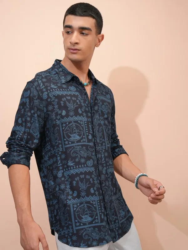  Highlander Men Navy Blue Printed Regular Fit Casual Shirts