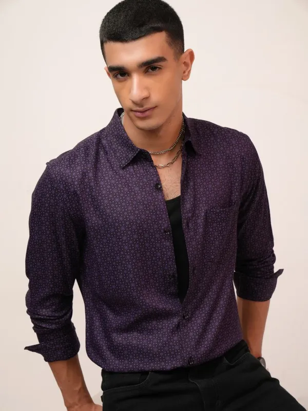  Highlander Men Purple Printed Regular Fit Casual Shirts