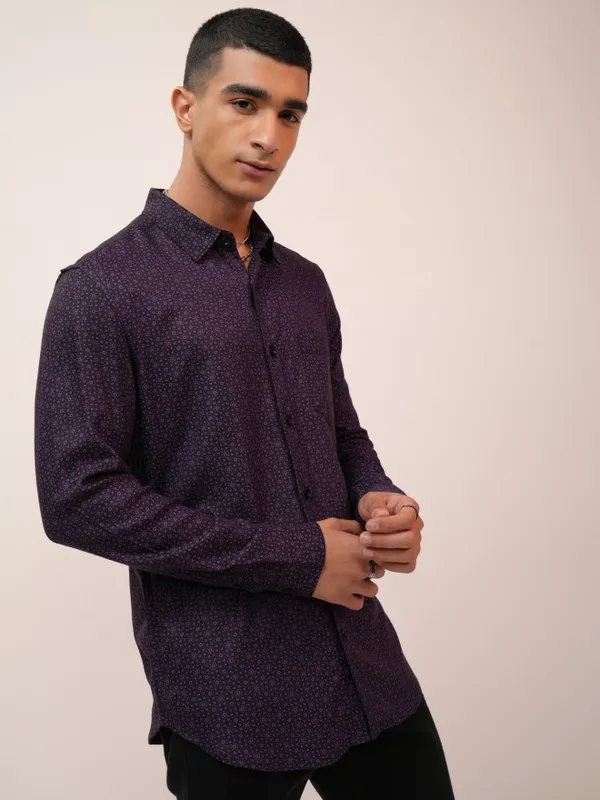  Highlander Men Purple Printed Regular Fit Casual Shirts