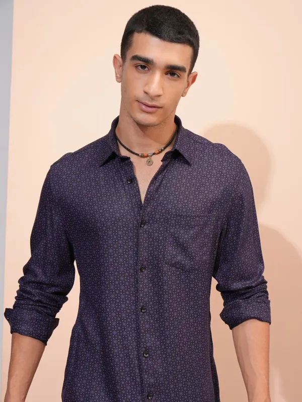  Highlander Men Purple Printed Regular Fit Casual Shirts