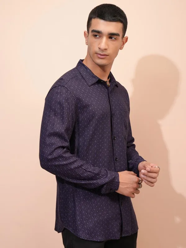  Highlander Men Purple Printed Regular Fit Casual Shirts