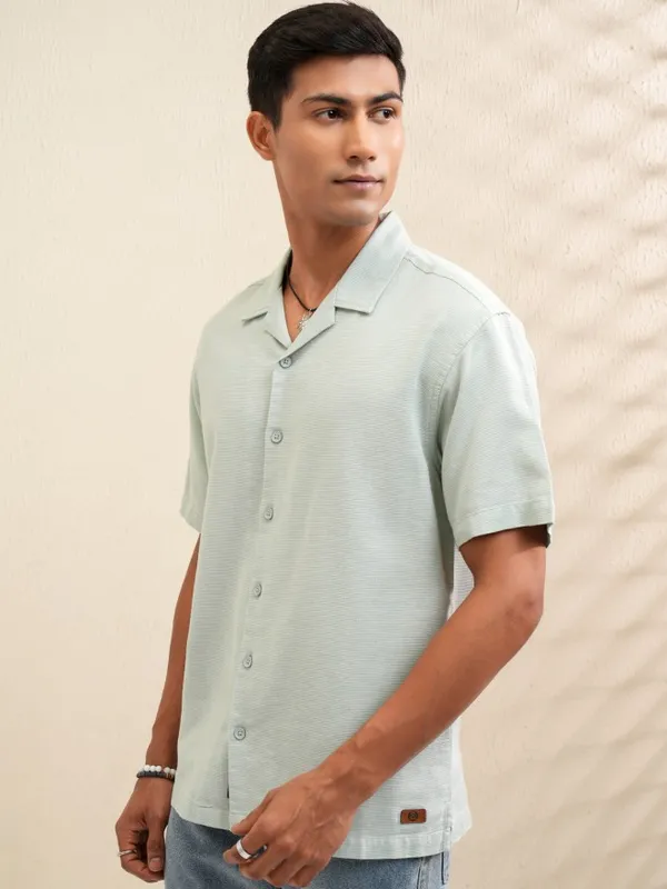 Locomotive Men Green Solid Relaxed Fit Casual Shirt