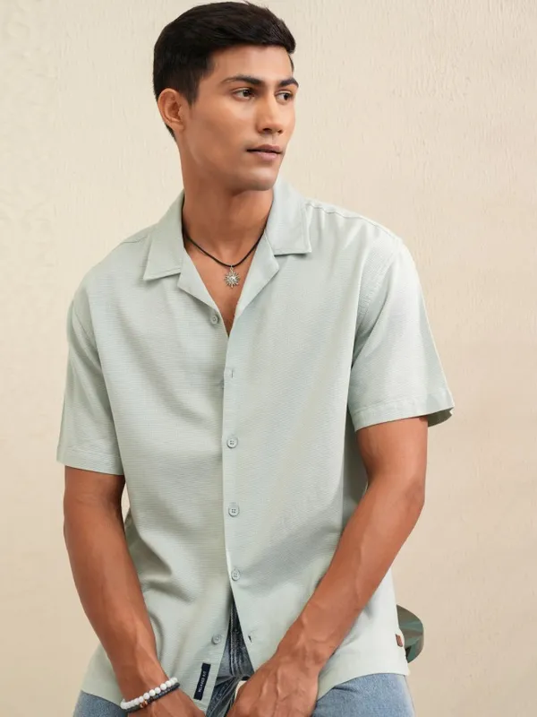 Locomotive Men Green Solid Relaxed Fit Casual Shirt