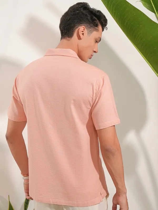  Locomotive Men Peach Solid Regular Fit Casual Shirts