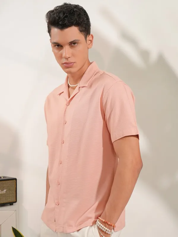  Locomotive Men Peach Solid Regular Fit Casual Shirts