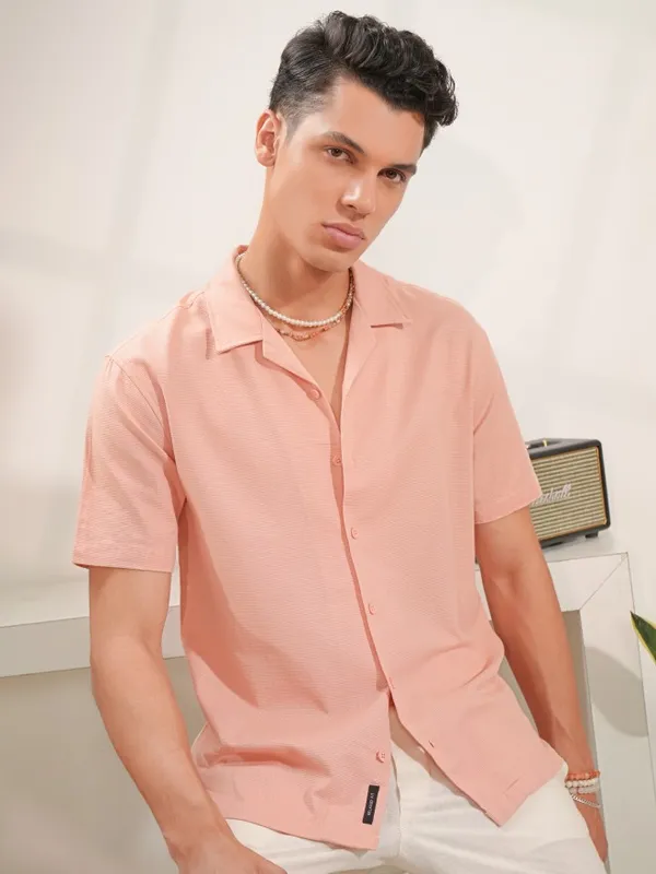  Locomotive Men Peach Solid Regular Fit Casual Shirts