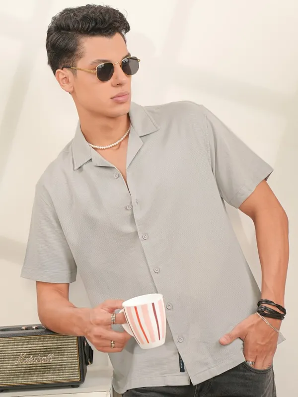  Locomotive Men Grey Solid Regular Fit Casual Shirts