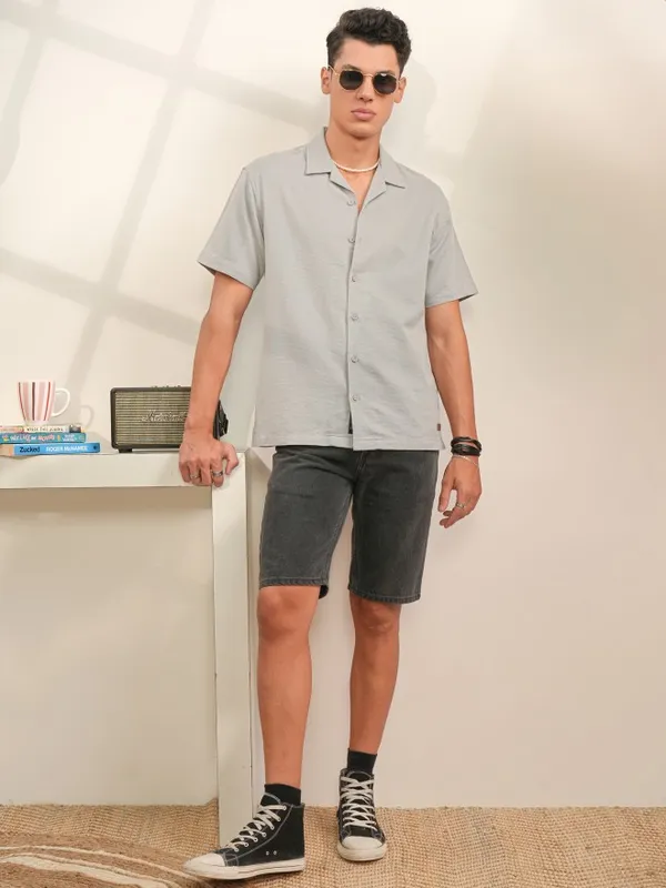  Locomotive Men Grey Solid Regular Fit Casual Shirts