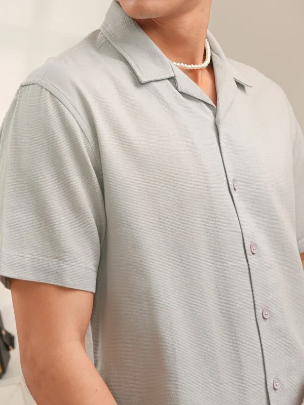  Locomotive Men Grey Solid Regular Fit Casual Shirts