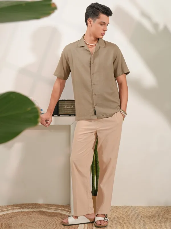 Locomotive Men Khaki Solid Regular Fit Casual Shirts