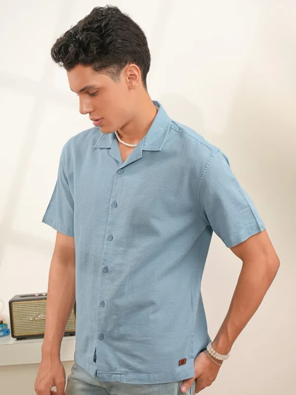  Locomotive Men Blue Solid Regular Fit Casual Shirts