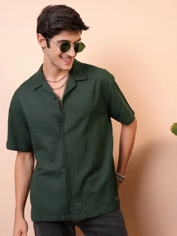  Locomotive Men Green Solid Relaxed Fit Casual Shirts