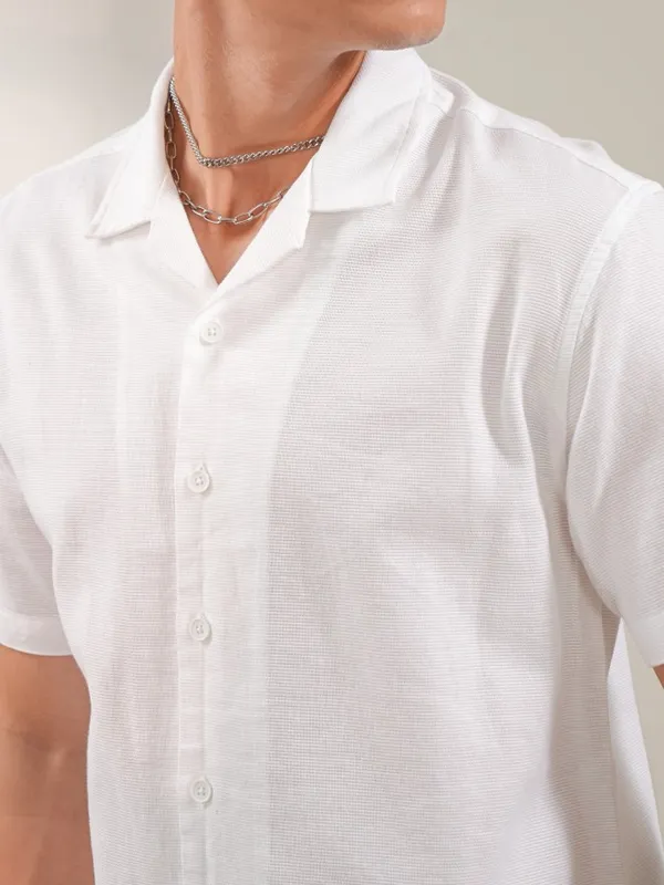  Locomotive Men White Self Design Regular Fit Casual Shirts