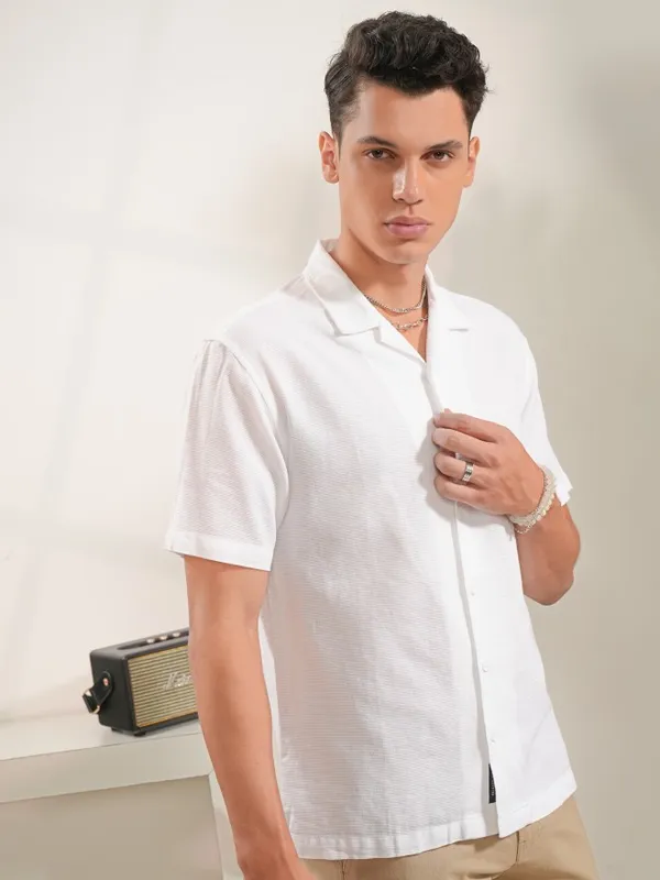  Locomotive Men White Self Design Regular Fit Casual Shirts