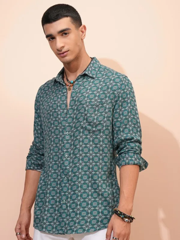  Highlander Men Blue Printed Regular Fit Casual Shirts