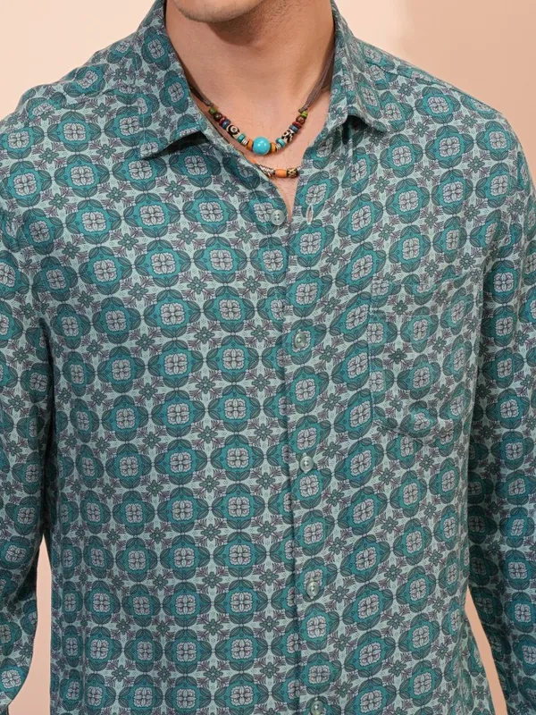  Highlander Men Blue Printed Regular Fit Casual Shirts