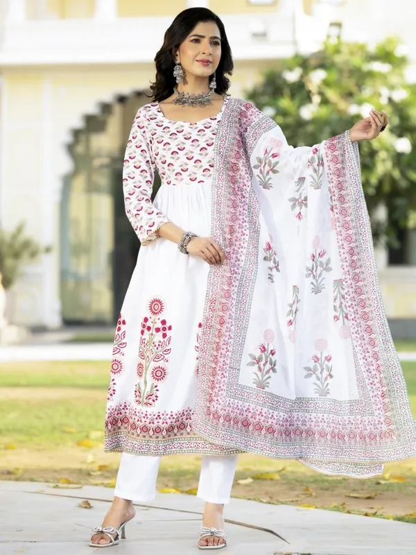 Women Kurta With Trousers & Dupatta