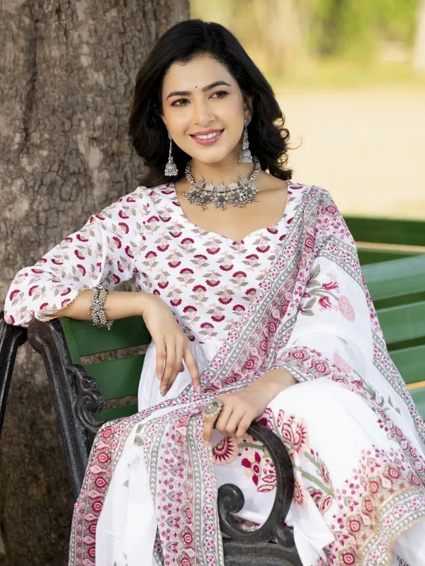 Women Kurta With Trousers & Dupatta