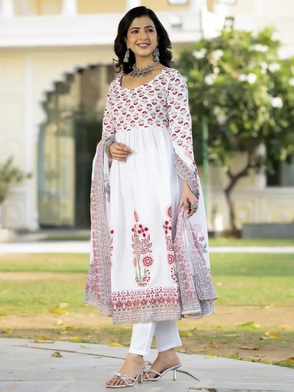 Women Kurta With Trousers & Dupatta