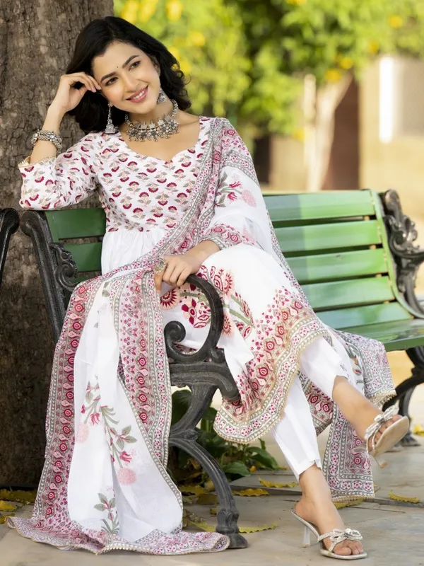 Women Kurta With Trousers & Dupatta